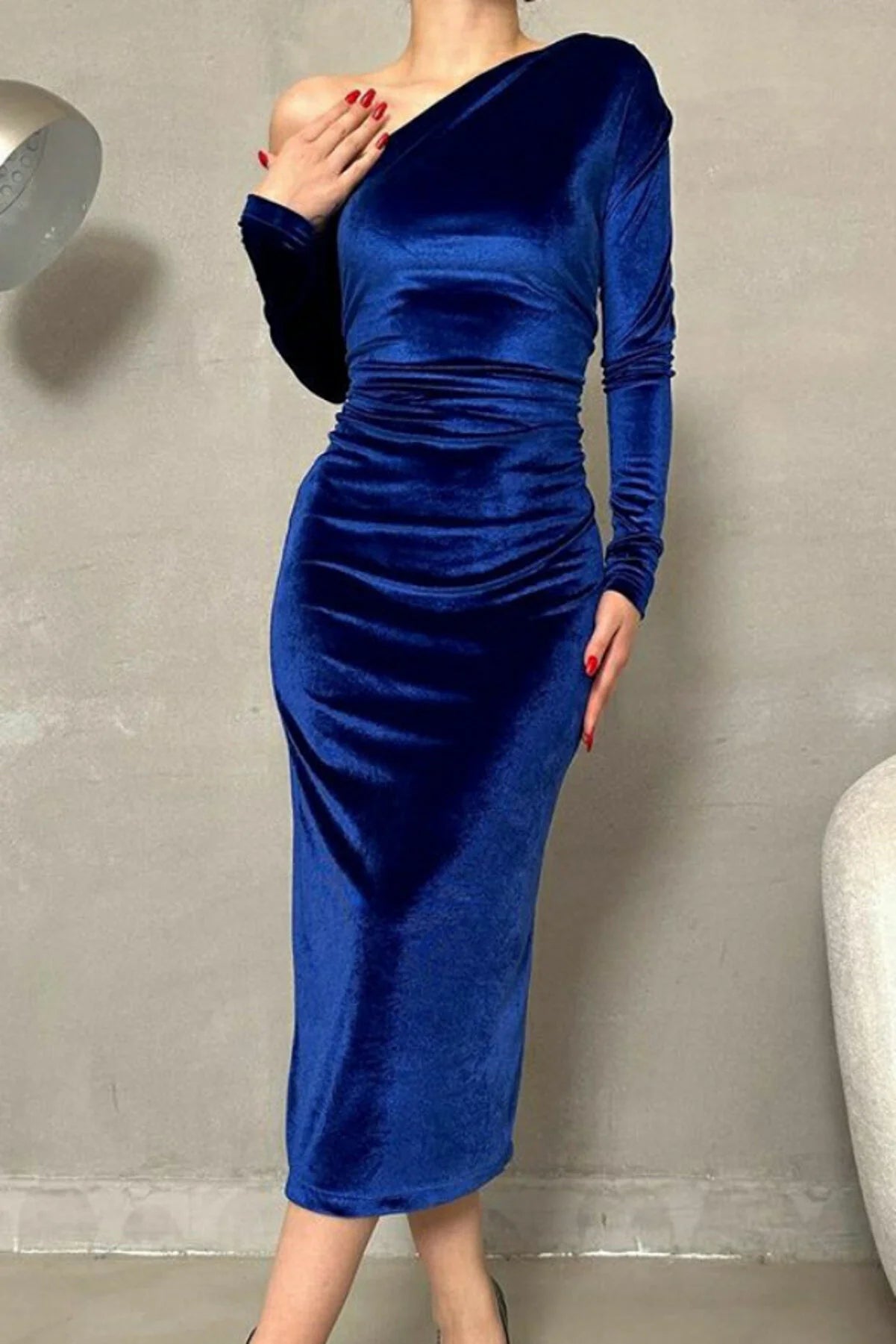 Classy One Shoulder Velvet Dress