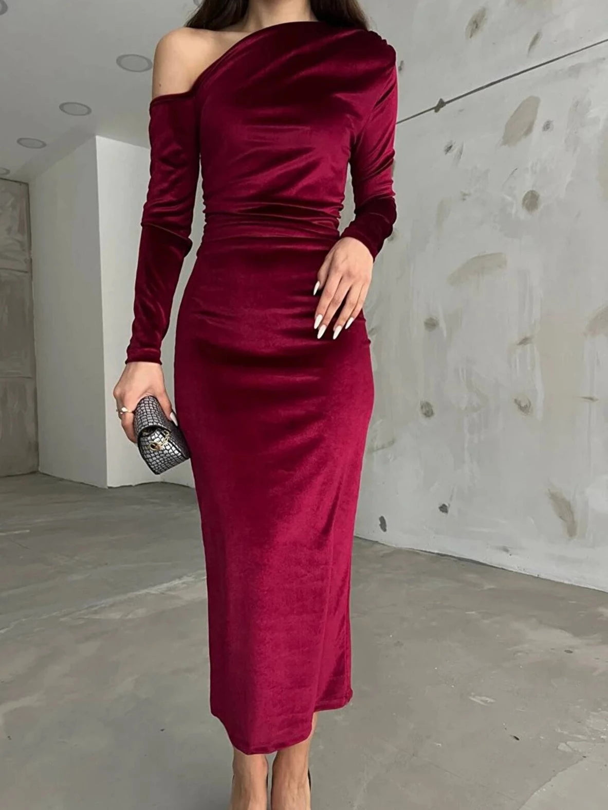 Classy One Shoulder Velvet Dress