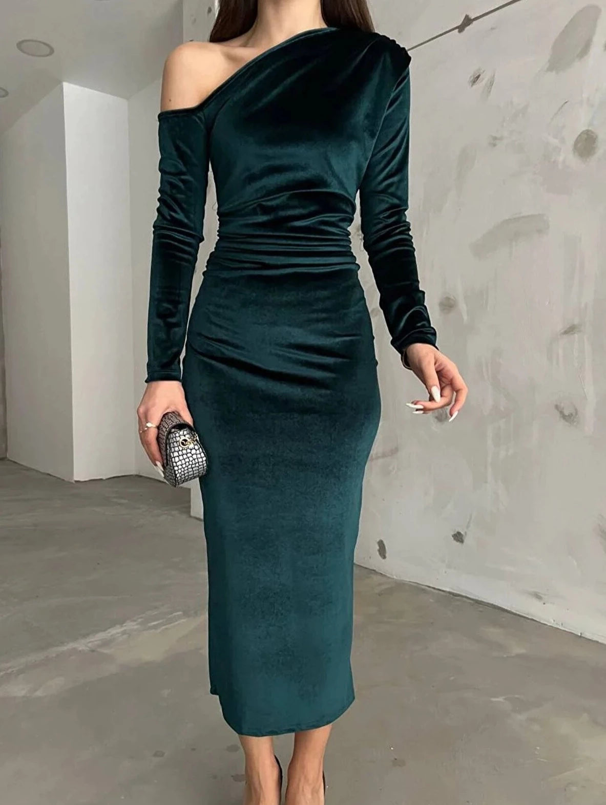 Classy One Shoulder Velvet Dress
