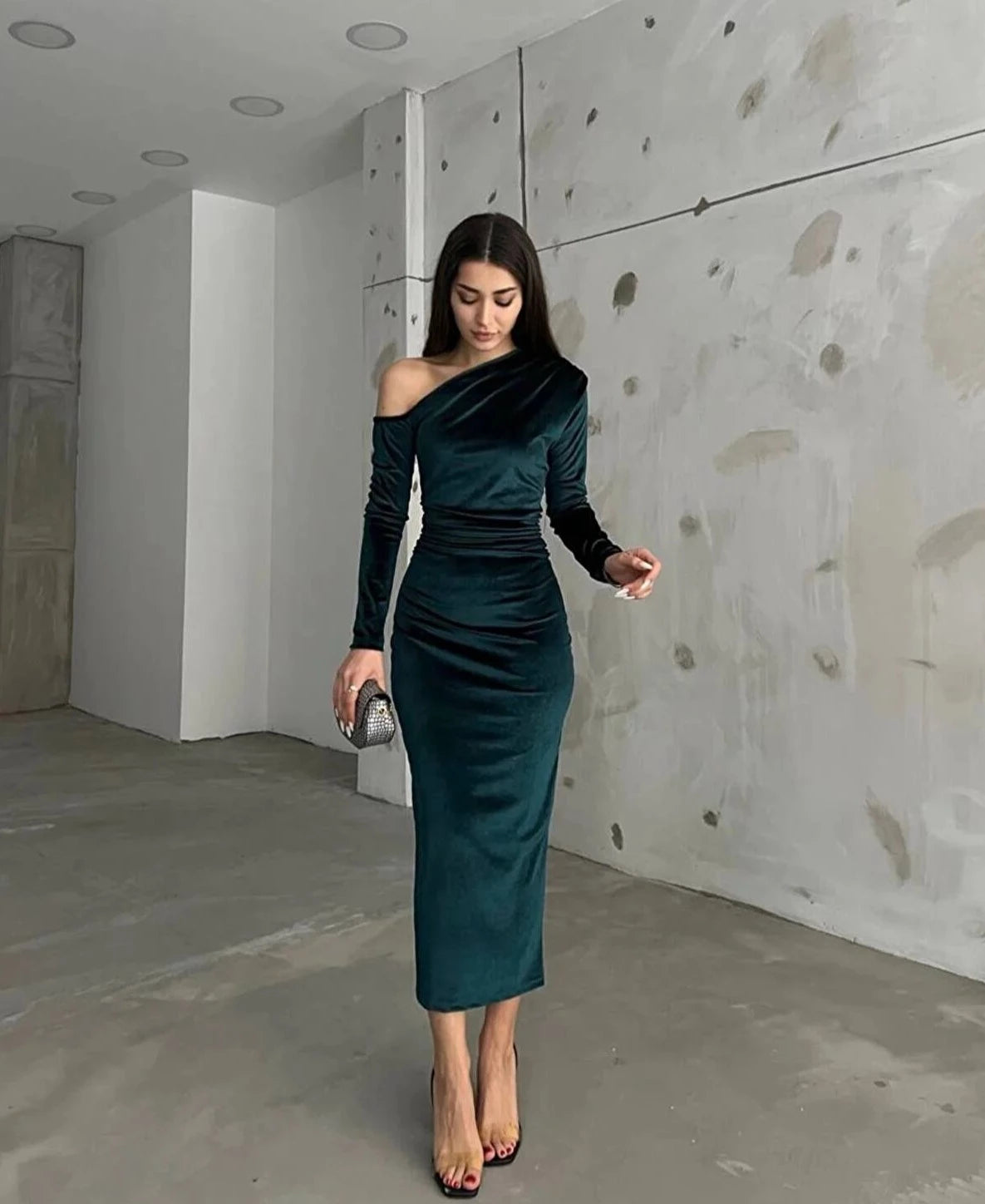 Classy One Shoulder Velvet Dress