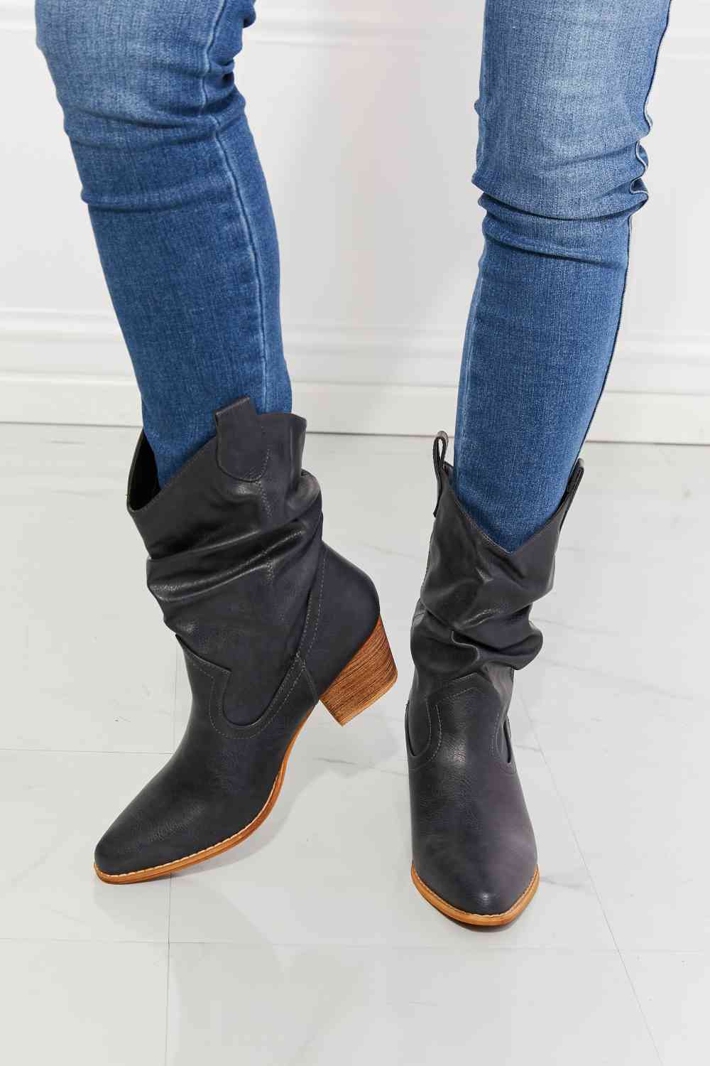 MMShoes Better in Texas Scrunch Cowboy Boots