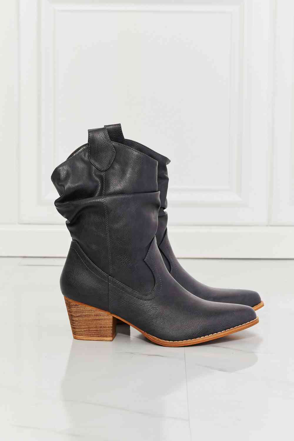 MMShoes Better in Texas Scrunch Cowboy Boots