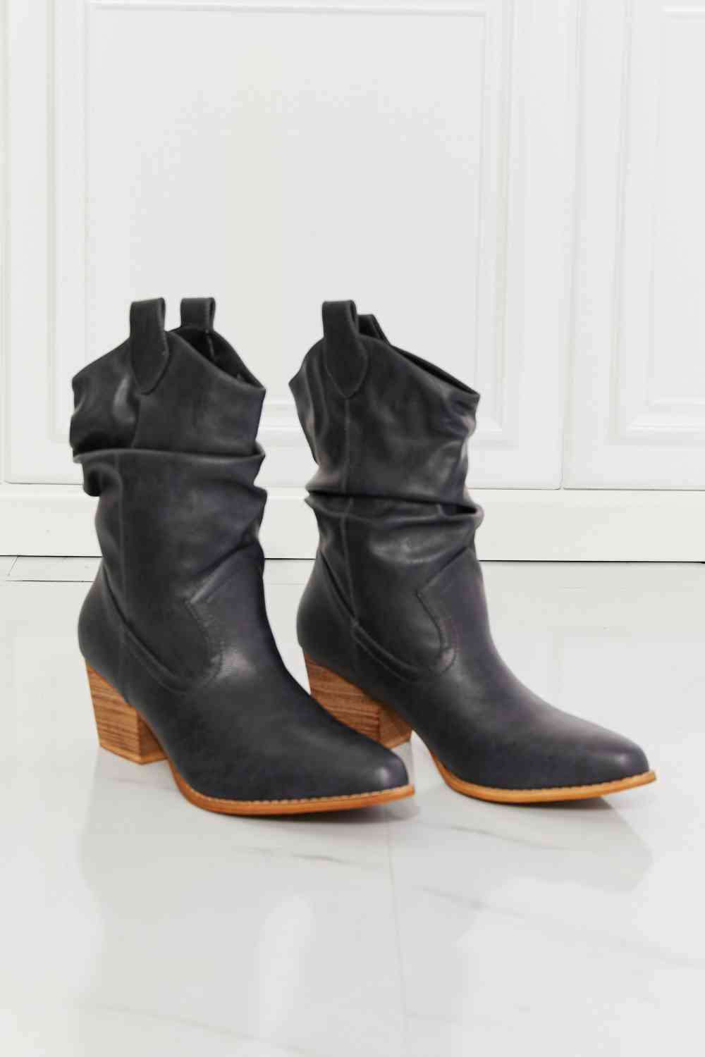MMShoes Better in Texas Scrunch Cowboy Boots