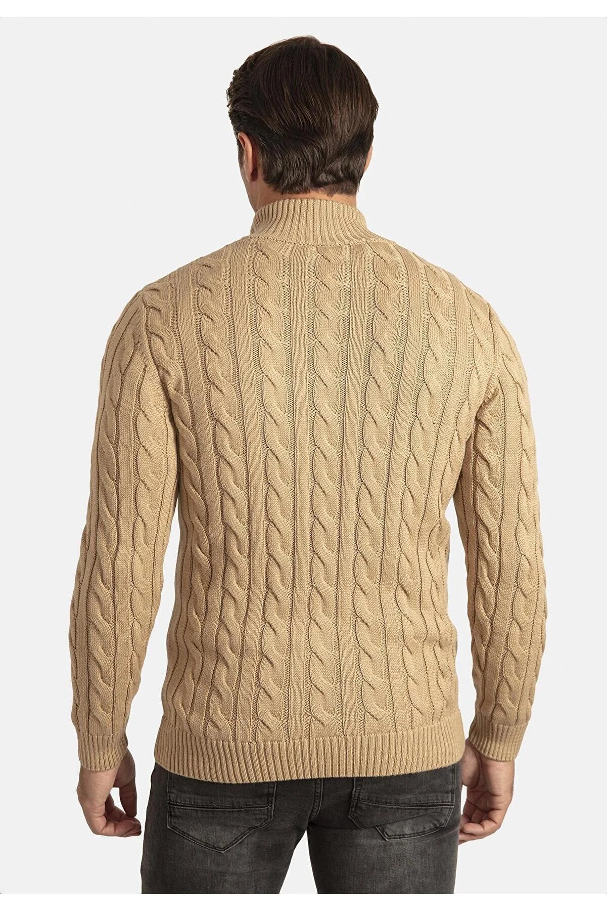 Detailed Men's Half Zipper Sweater