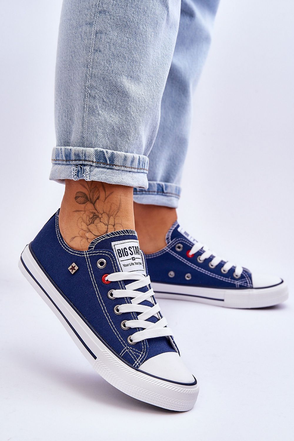 Lace Up Classic Sneakers